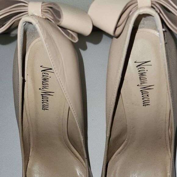 Neiman Marcus Nude Point Toe Pump, Sz. 10 NWOT - Picture 3 of 6